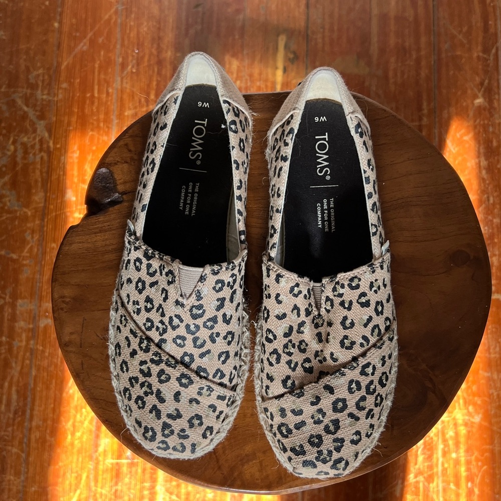 TOMS Women's Leopard Print Shoes | 6